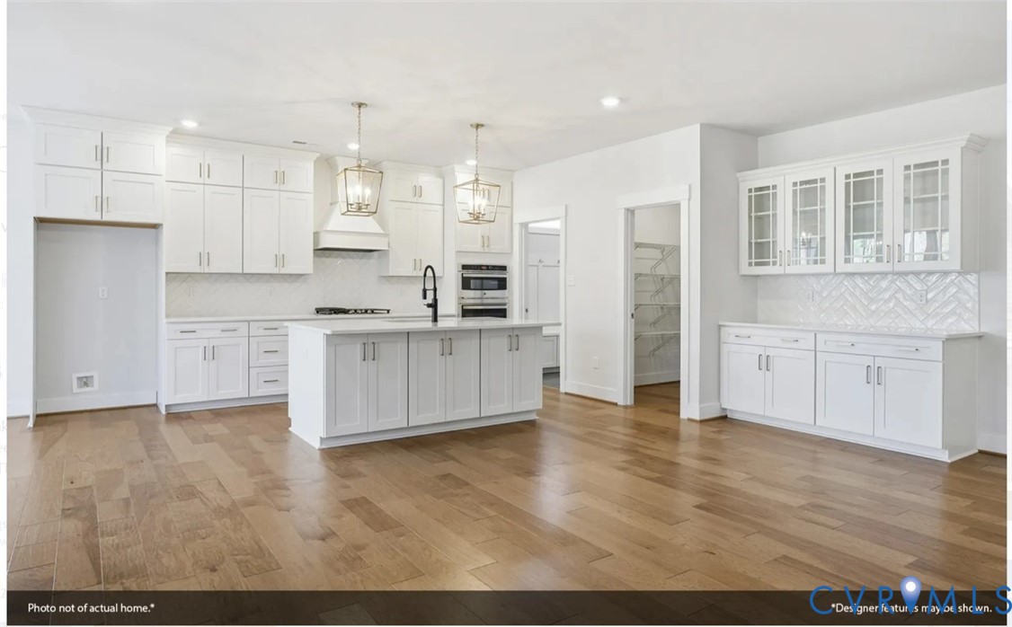 8525 Chimney Rock Dr