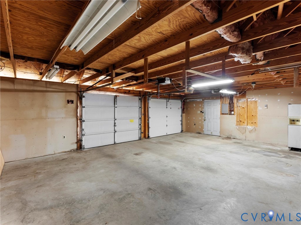8411 Lyndale Dr