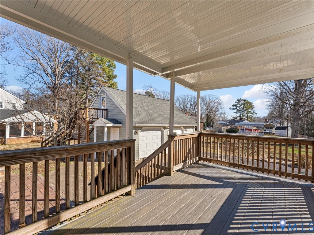 8411 Lyndale Dr