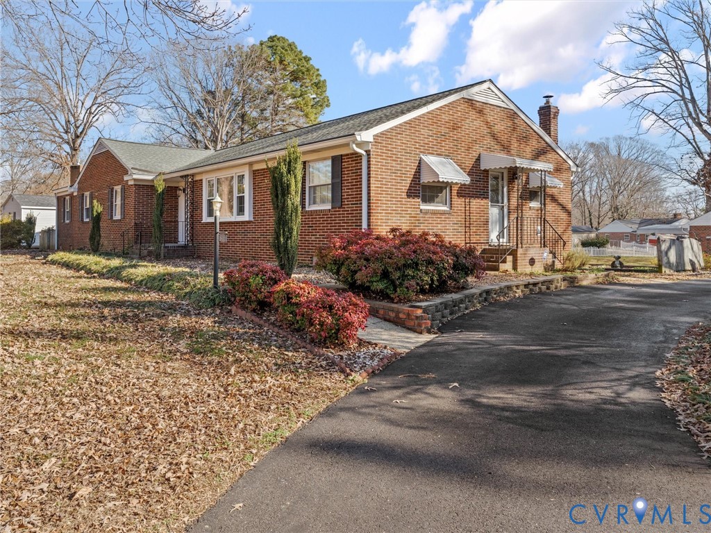 8411 Lyndale Dr