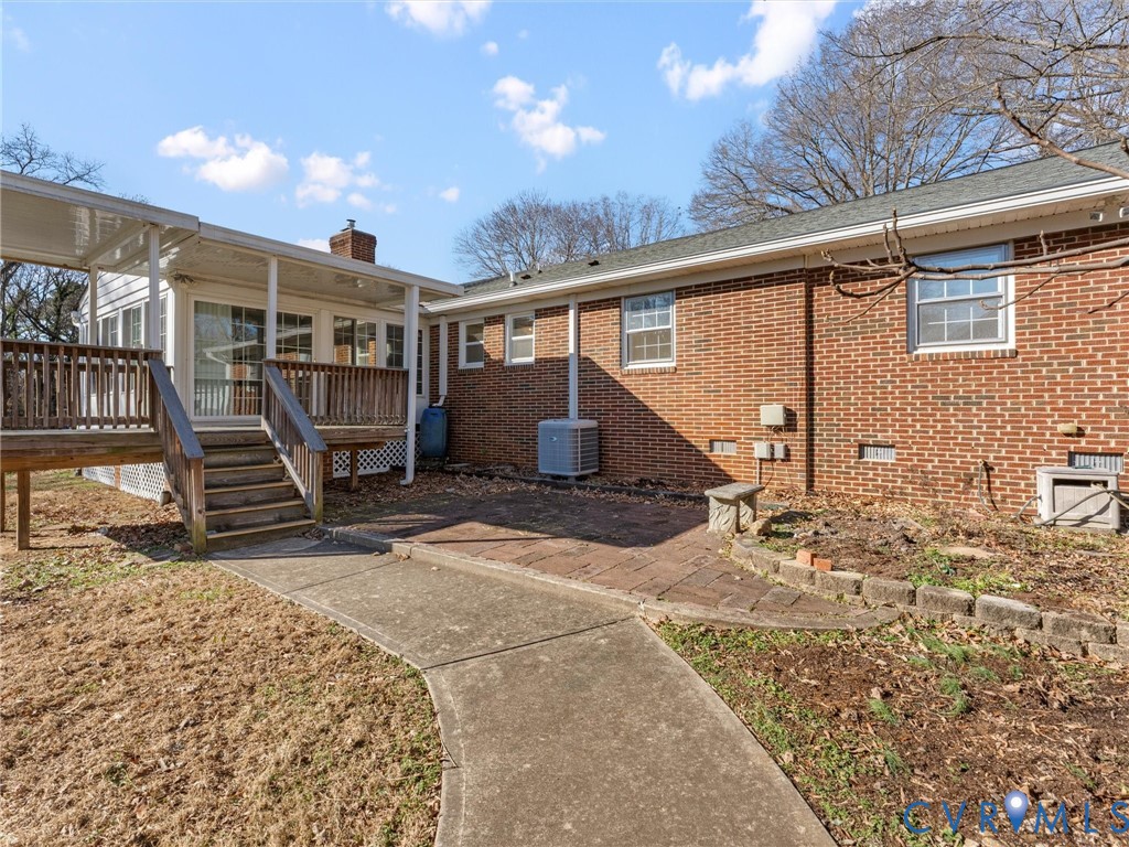 8411 Lyndale Dr