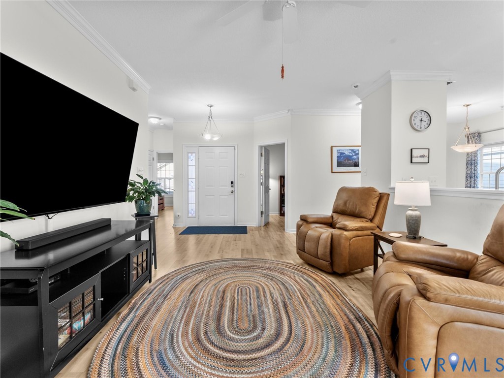 4248 English Holly Cir