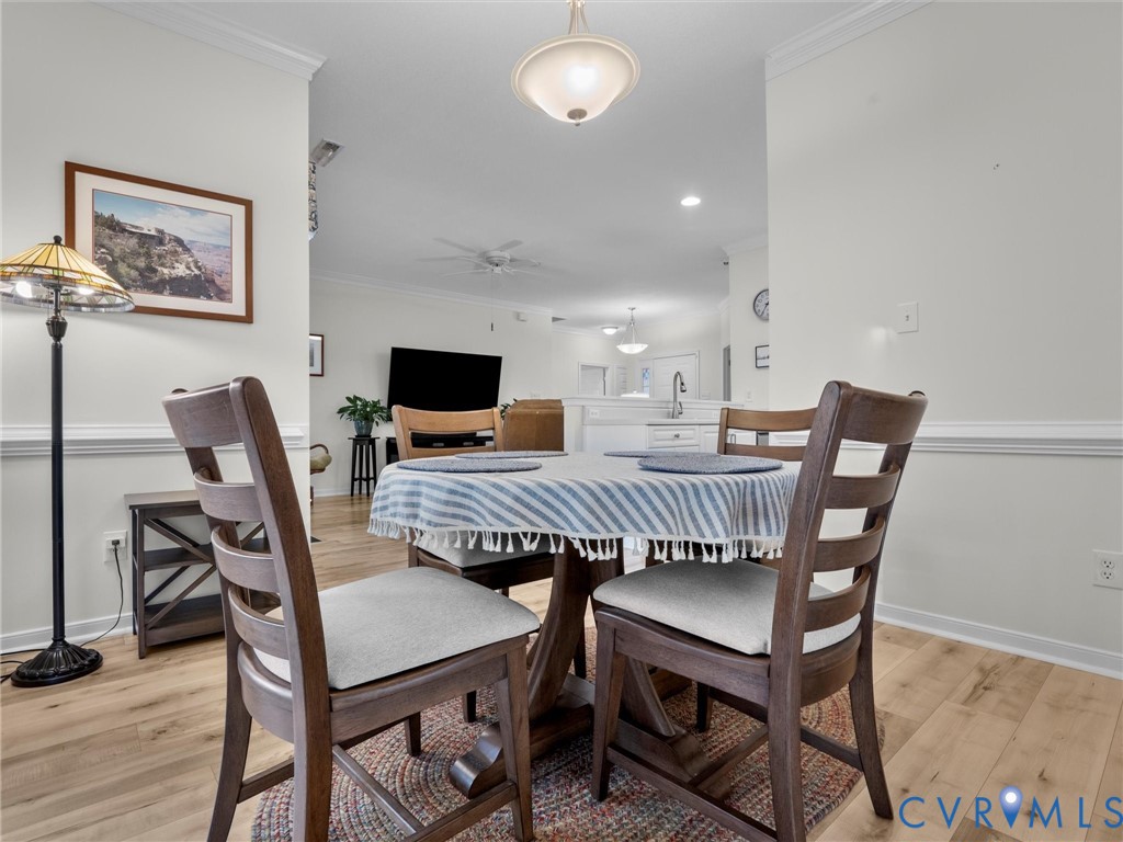 4248 English Holly Cir