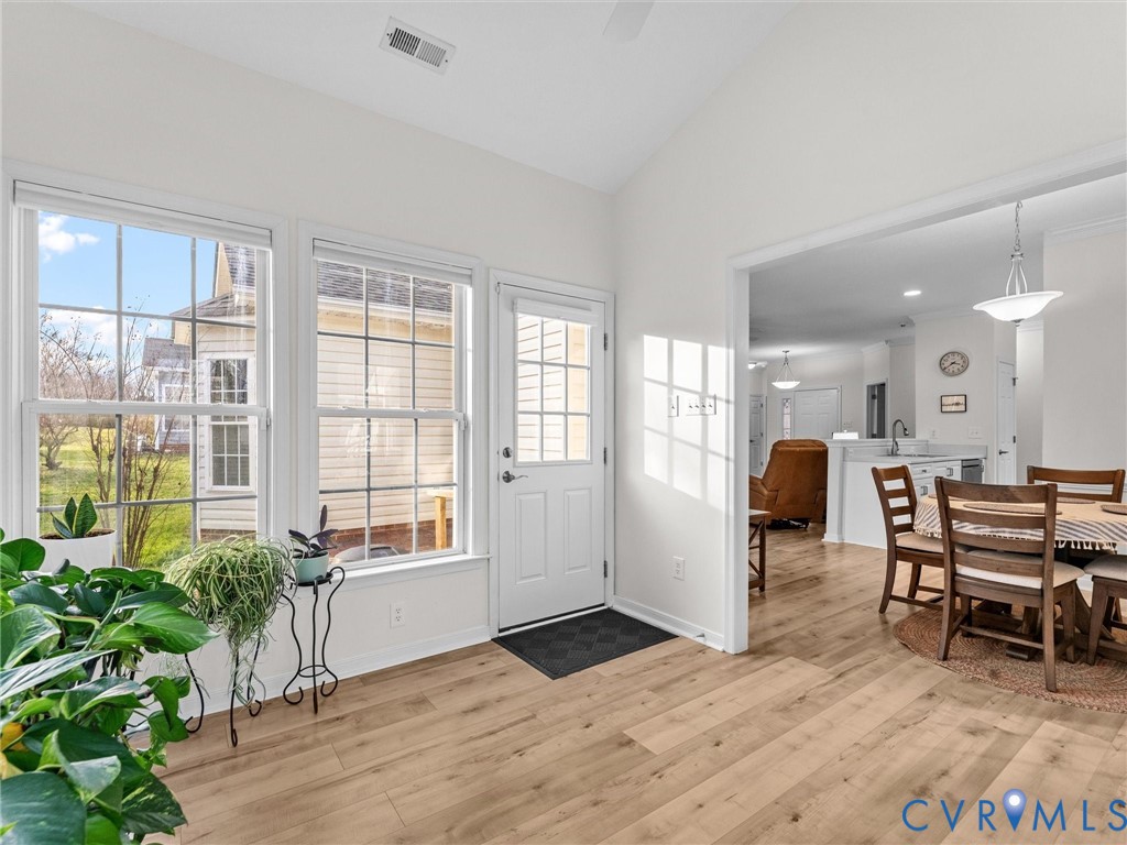 4248 English Holly Cir