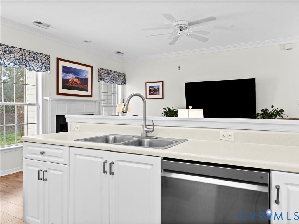 4248 English Holly Cir