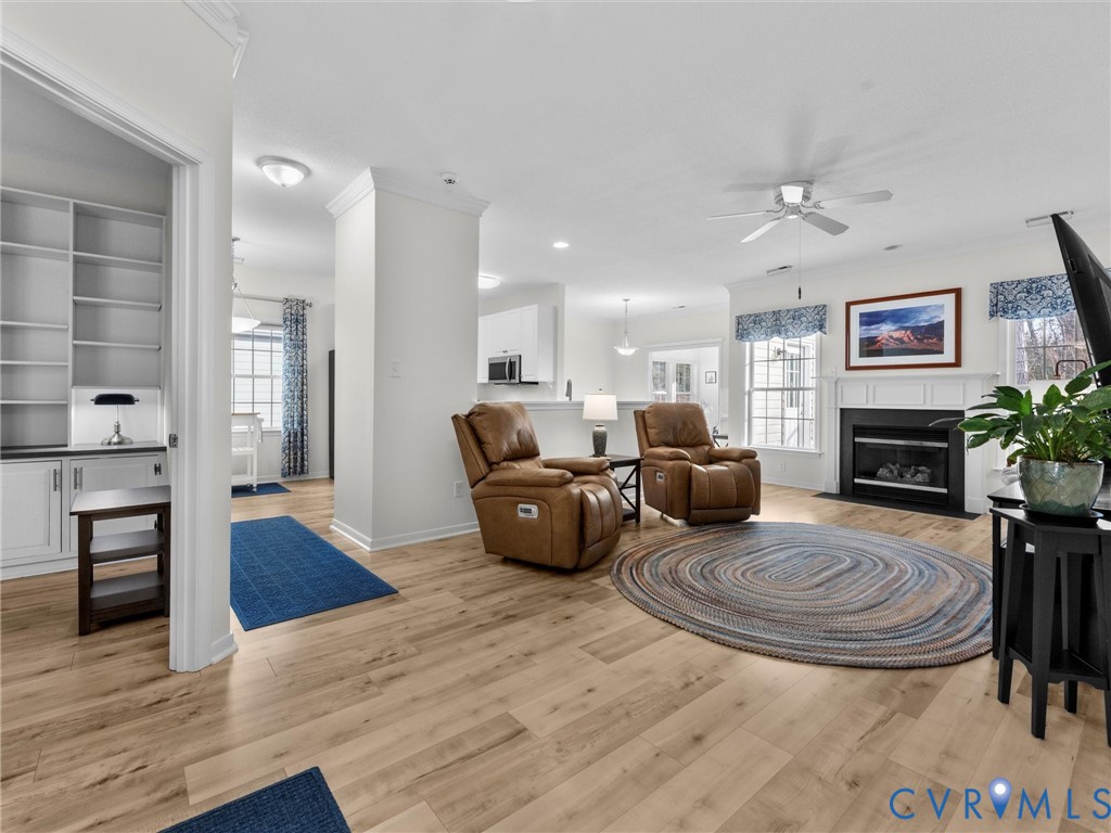 4248 English Holly Cir