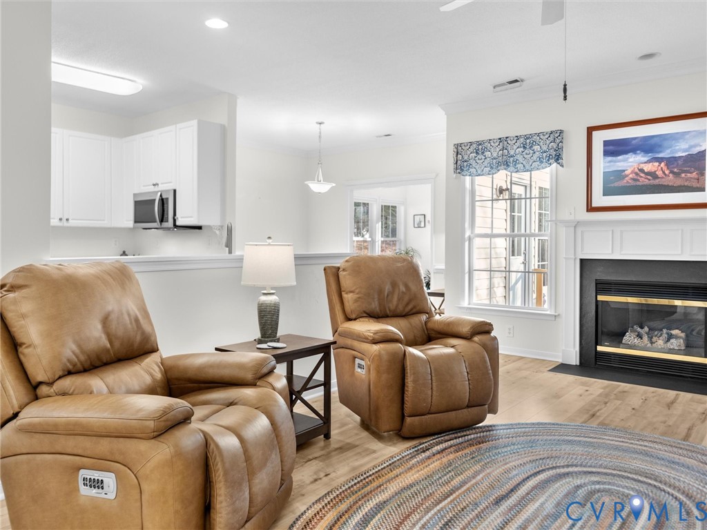 4248 English Holly Cir