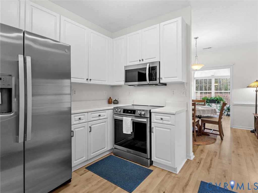 4248 English Holly Cir