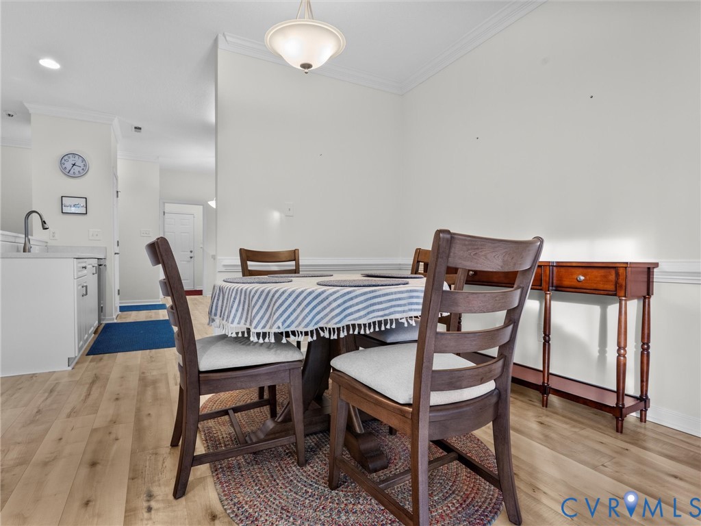 4248 English Holly Cir