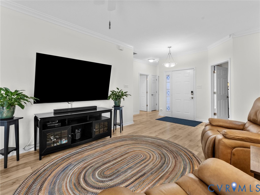 4248 English Holly Cir