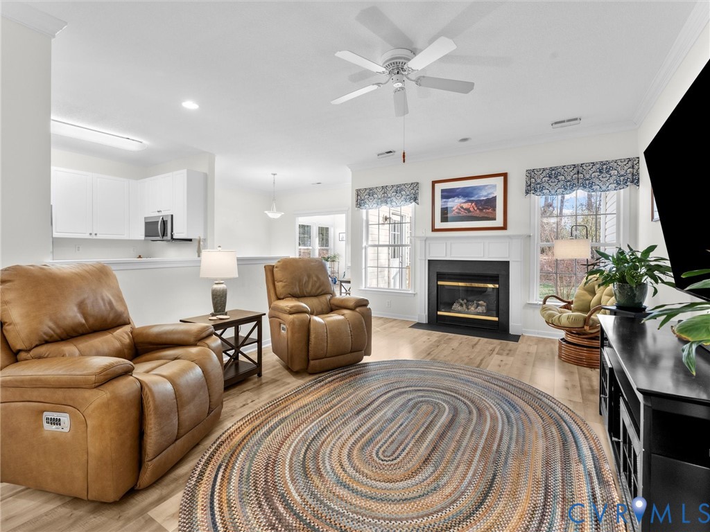 4248 English Holly Cir