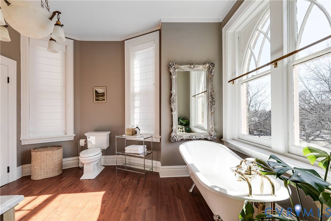 2002 Princess Anne Ave