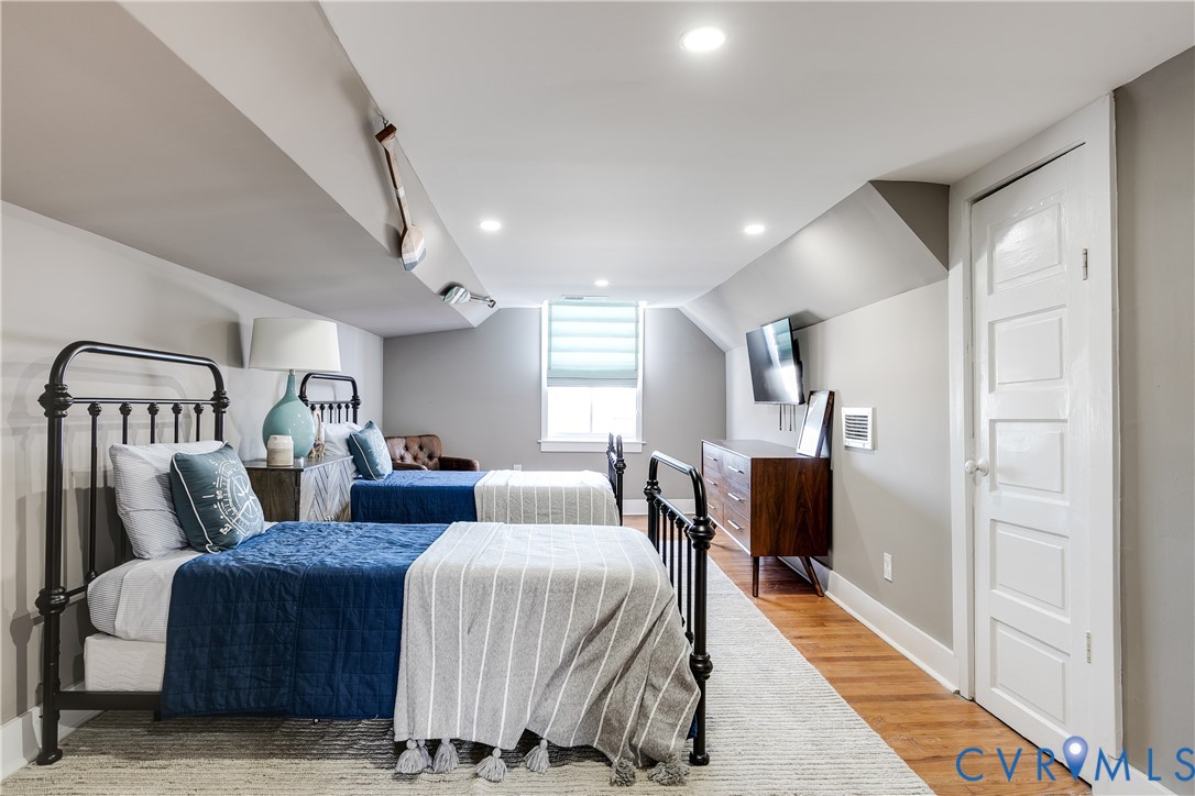 2002 Princess Anne Ave