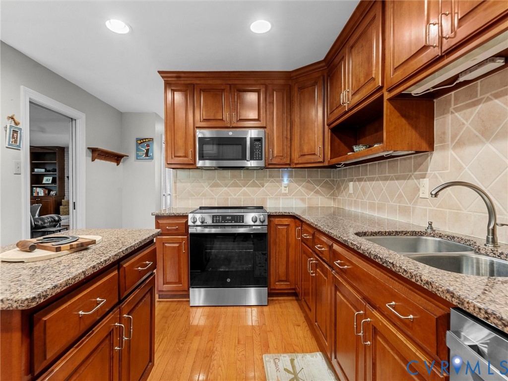 9341 Cardiff Loop Rd