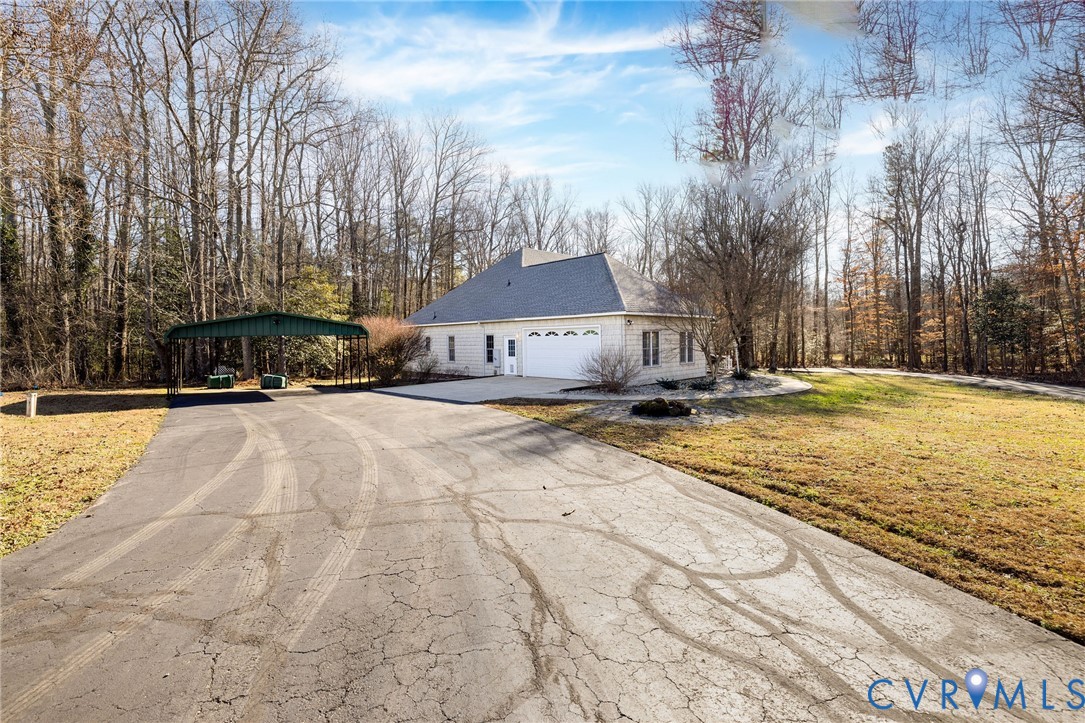 1943 Retreat Dr