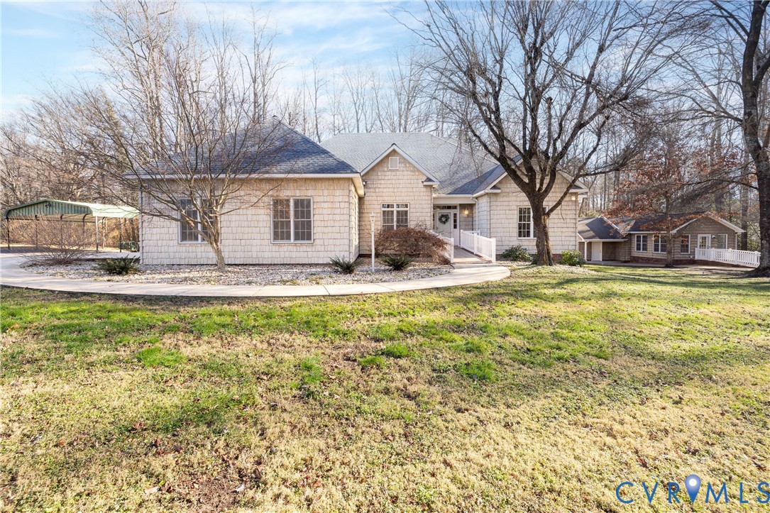 1943 Retreat Dr