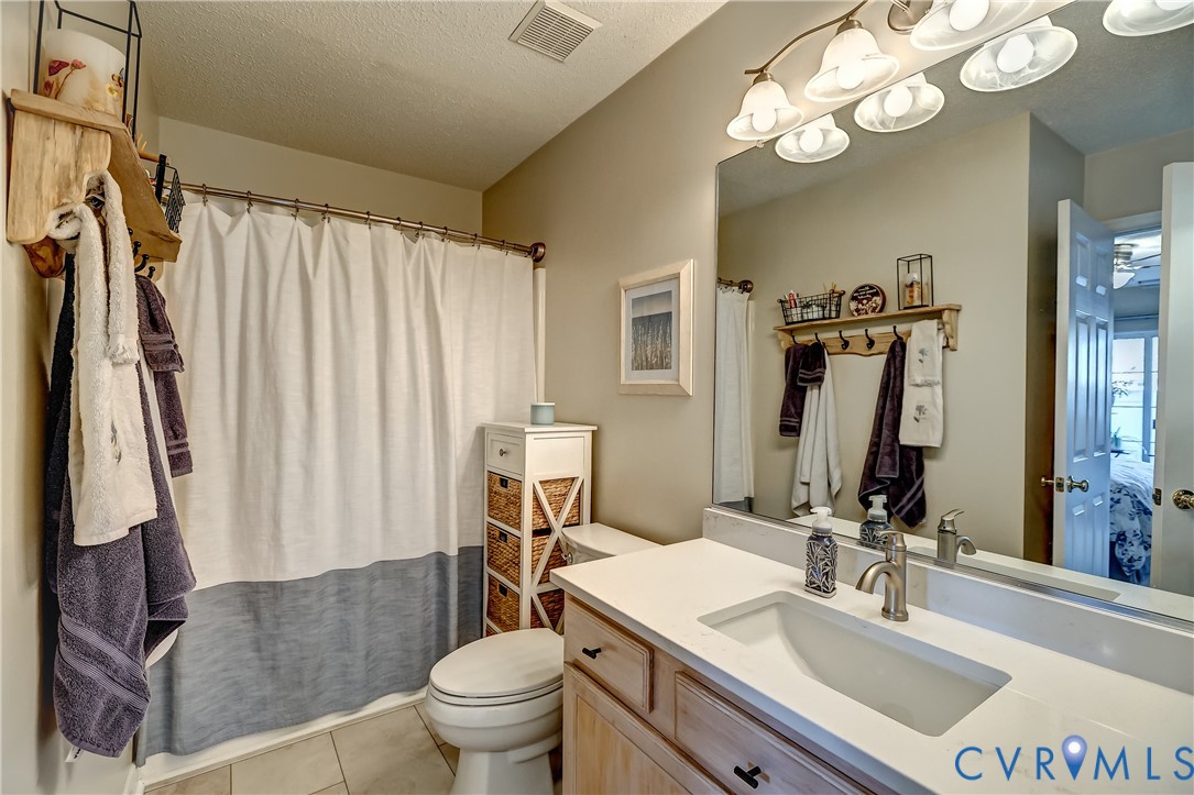 4688 Twin Hickory Lake Dr