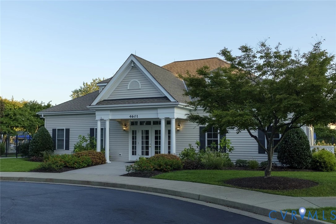 4688 Twin Hickory Lake Dr