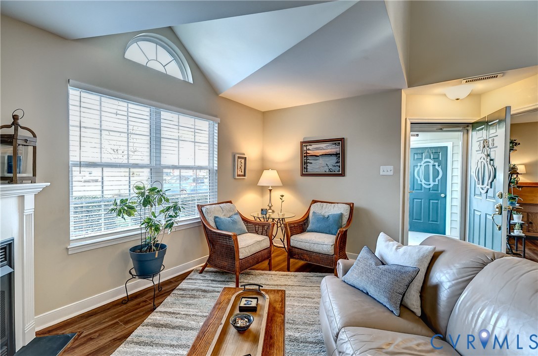 4688 Twin Hickory Lake Dr