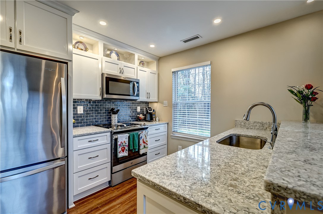 4688 Twin Hickory Lake Dr