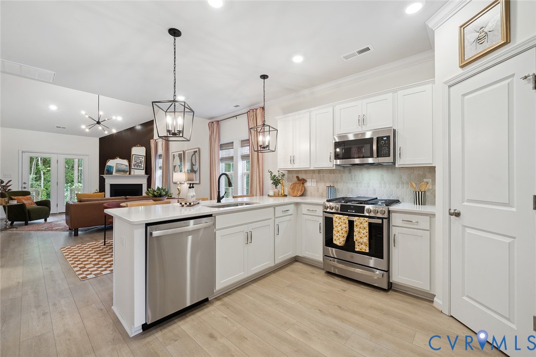 6468 Quinlynn Pl