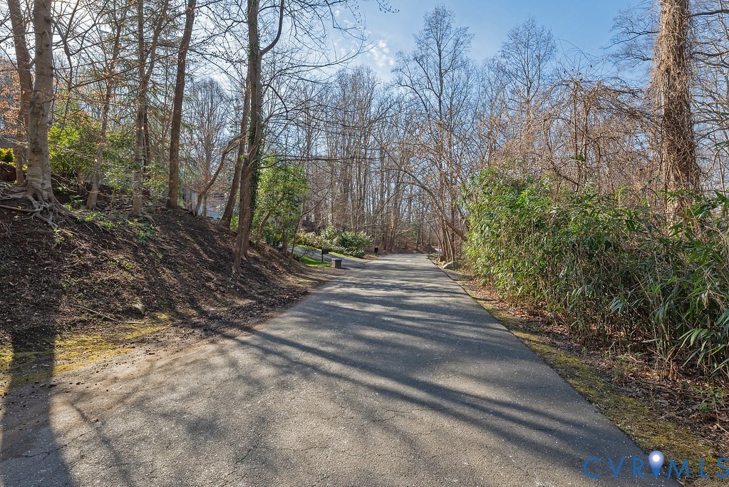 705 Old Locke Ln
