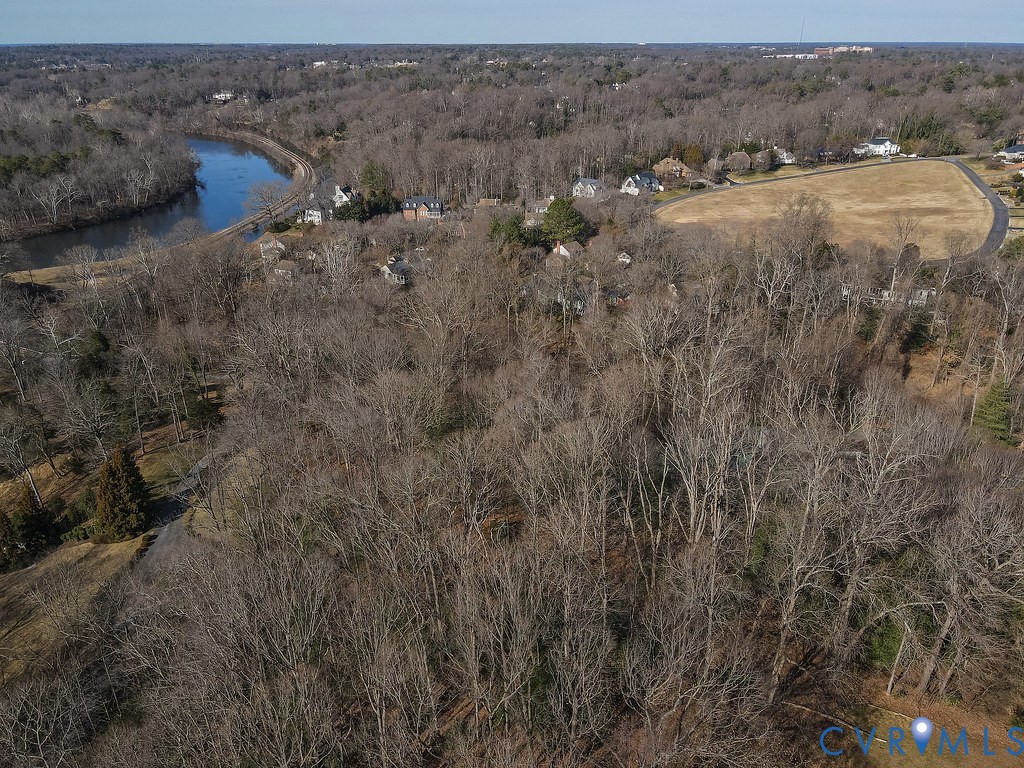 705 Old Locke Ln