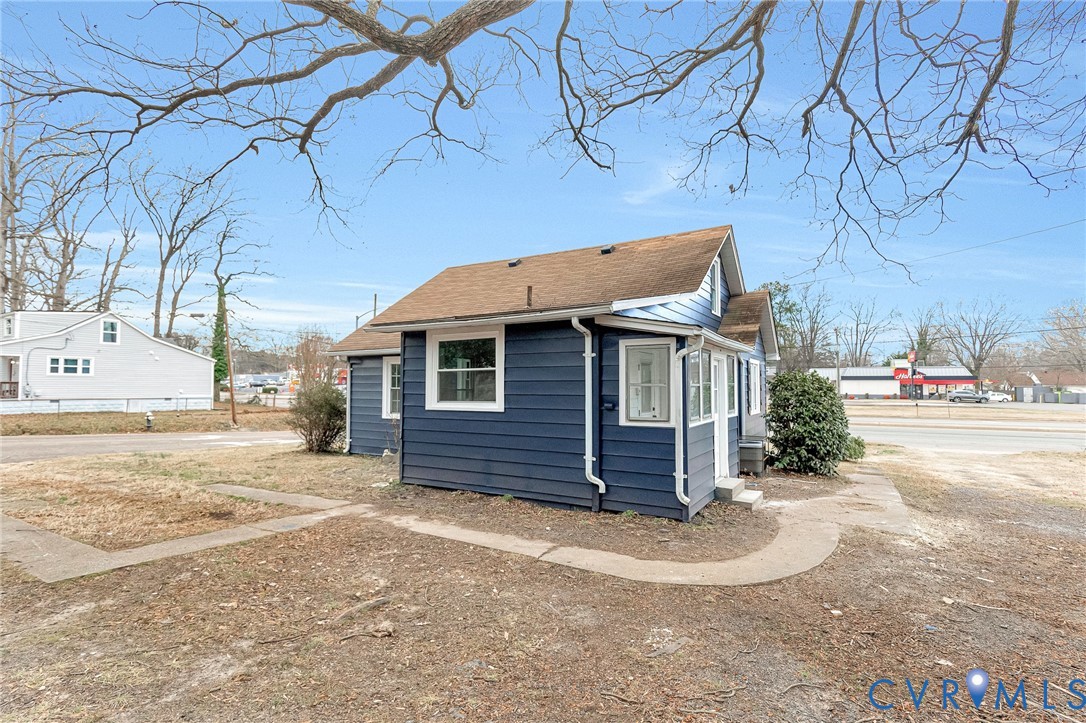 2958 Winston Churchill Dr