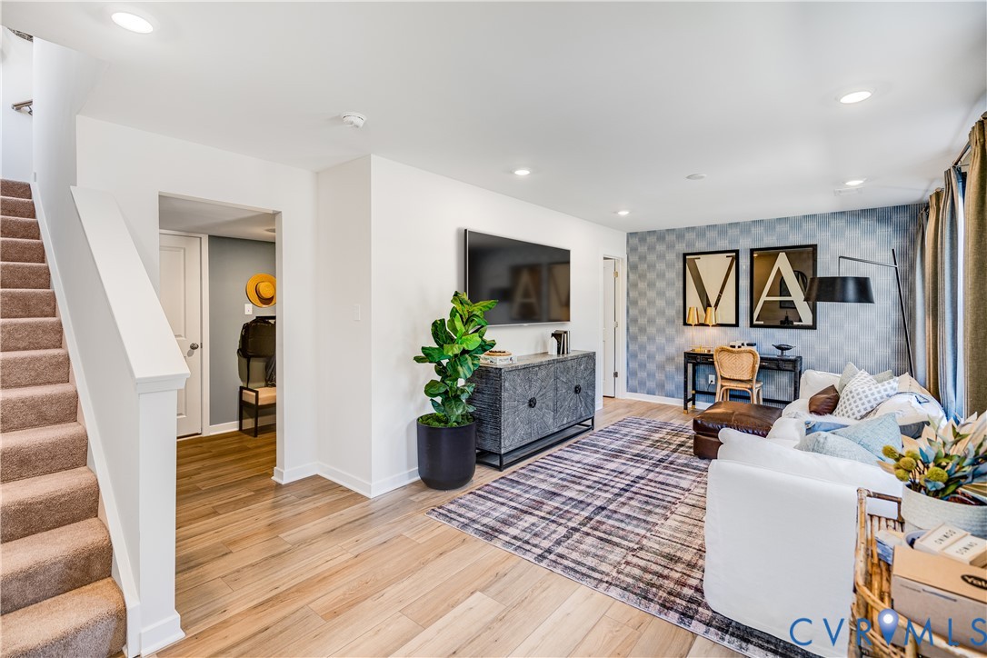 8768 Pioneer Hill Dr