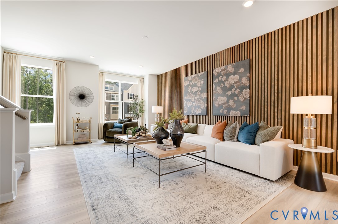 8732 Pioneer Hill Dr