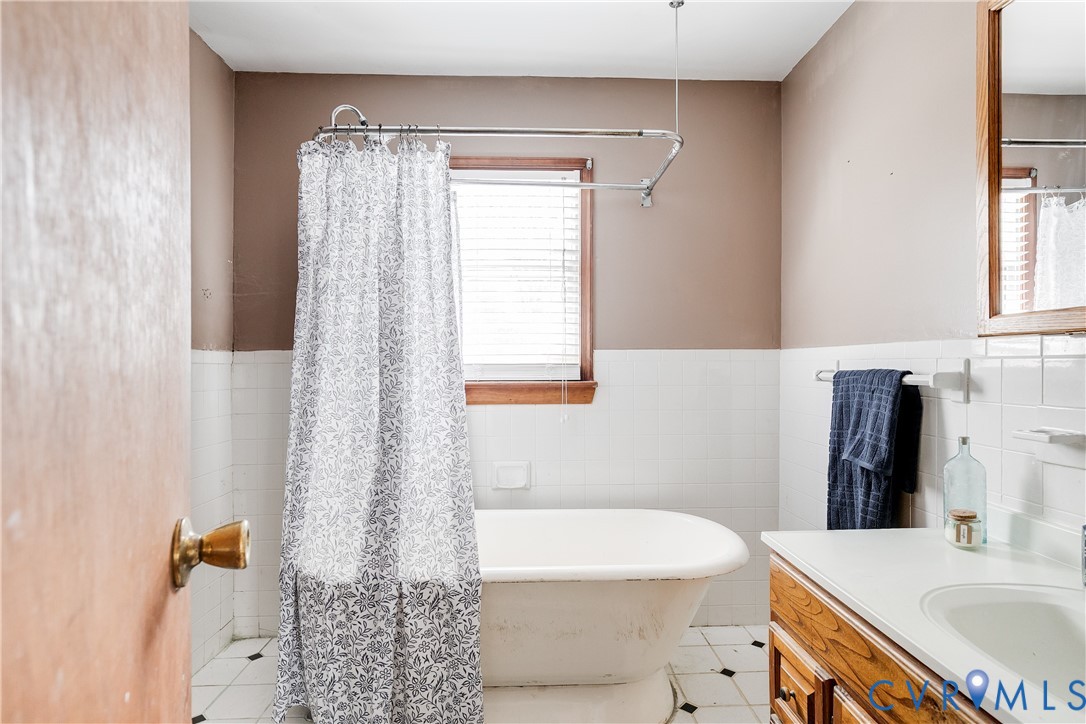 1310 Westover Gardens Blvd