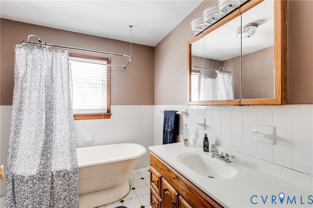 1310 Westover Gardens Blvd