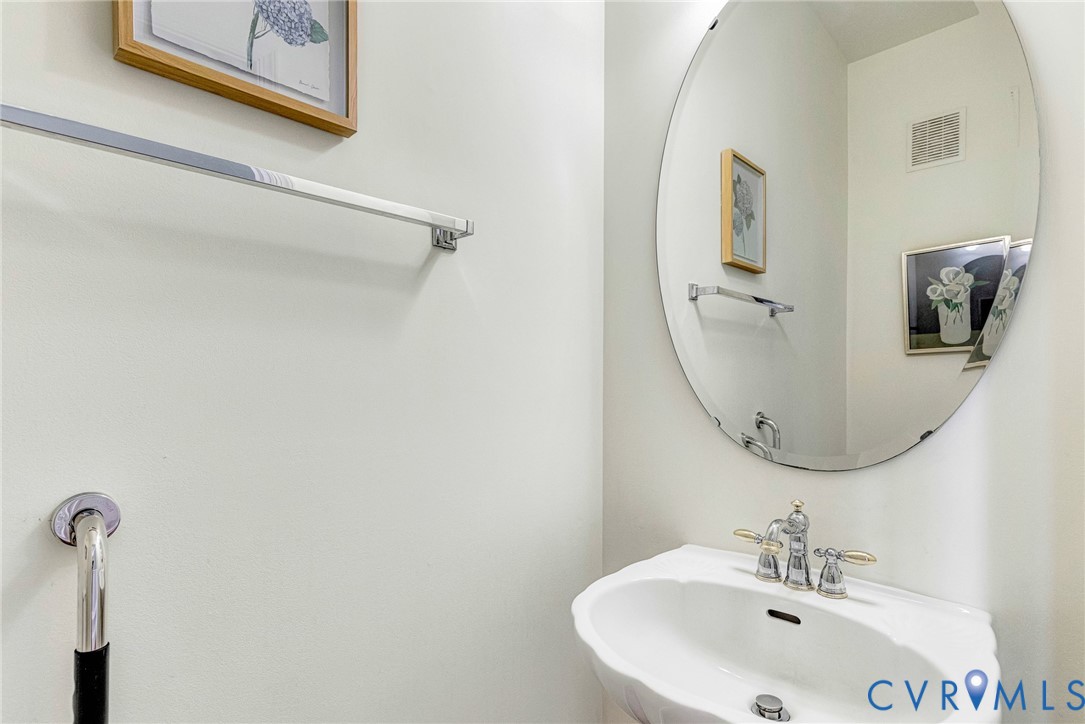 8843 Pebble Beach Ct