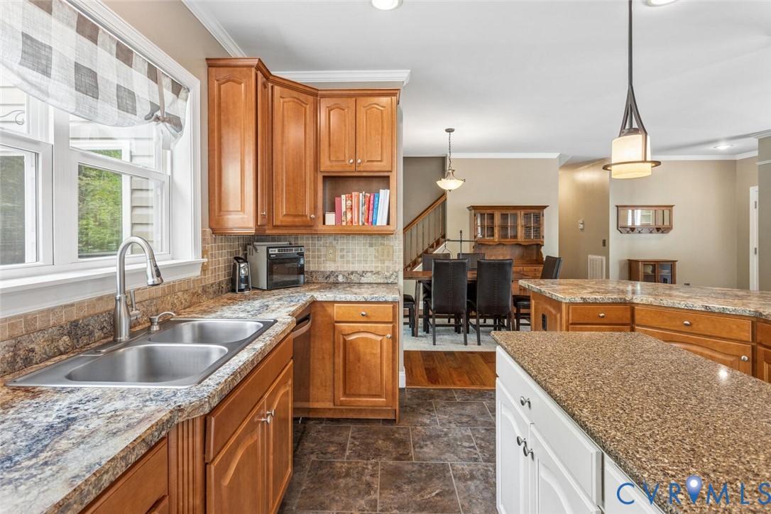 1875 Abbeyfield Rd