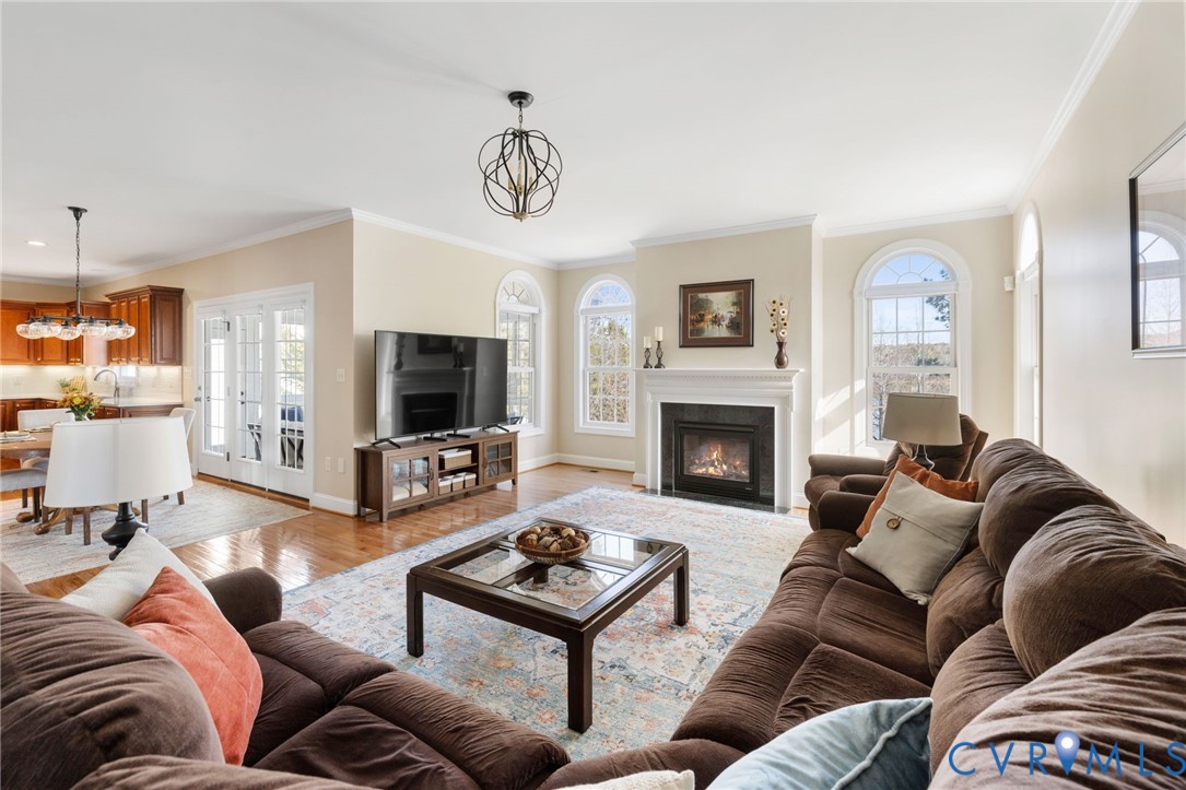 3019 Cove View Ln