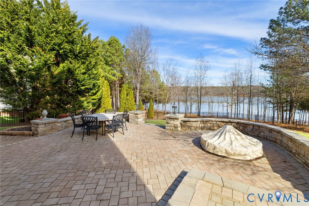 3019 Cove View Ln