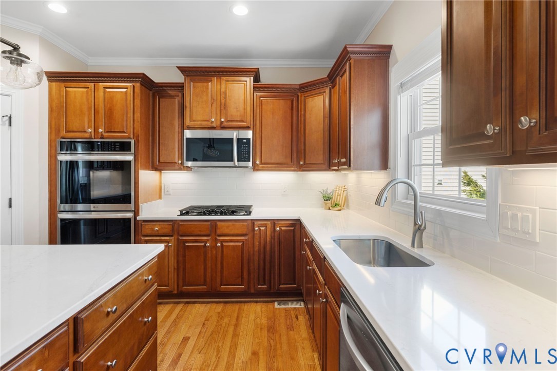 3019 Cove View Ln