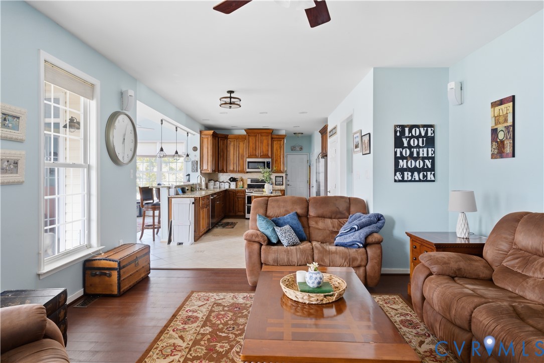 6419 Midday Ln
