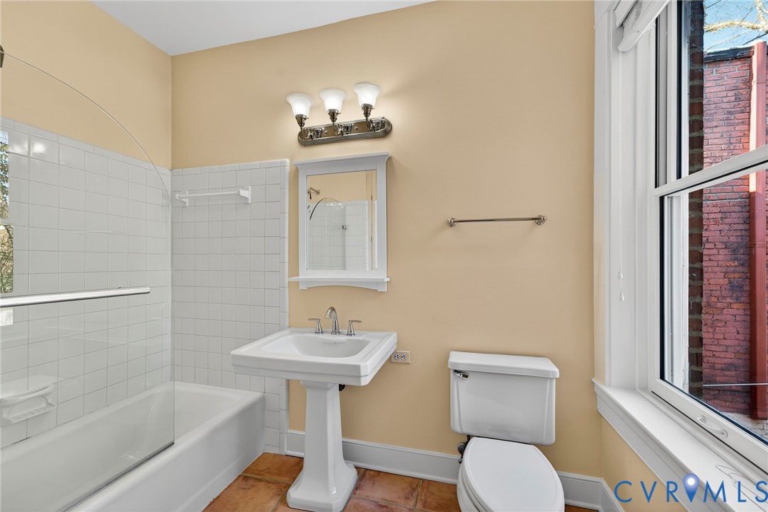114 N 29th St