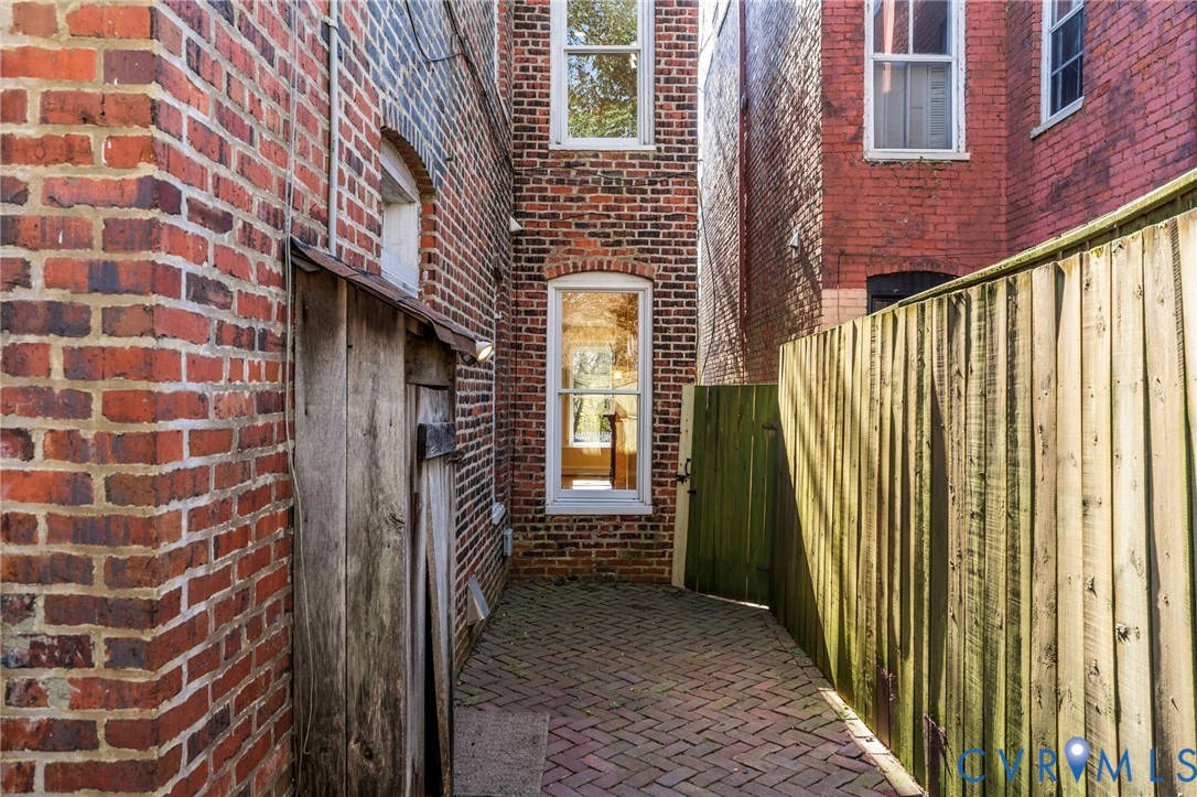 114 N 29th St