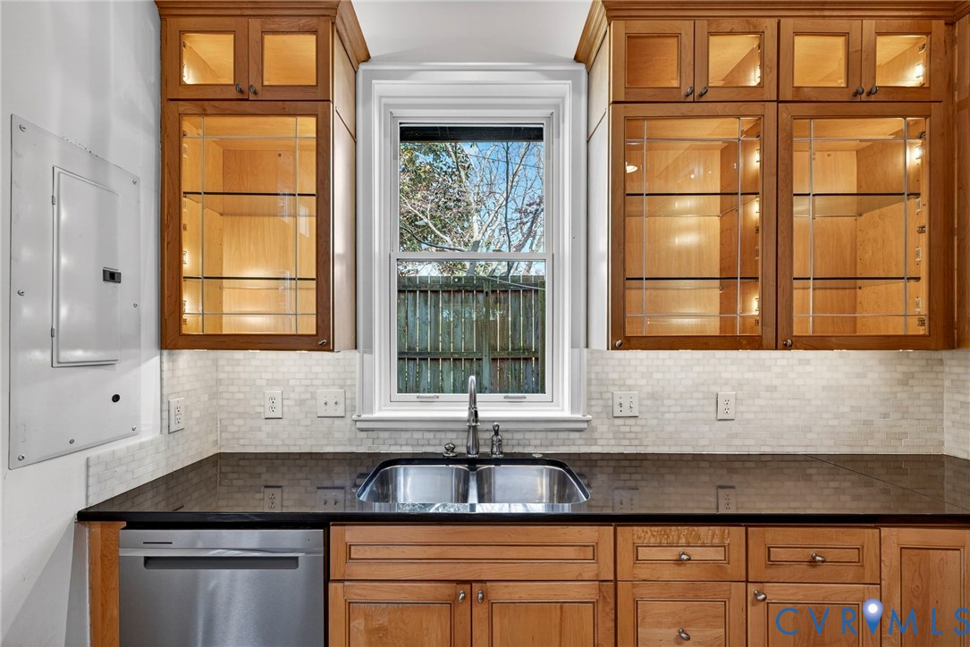 114 N 29th St