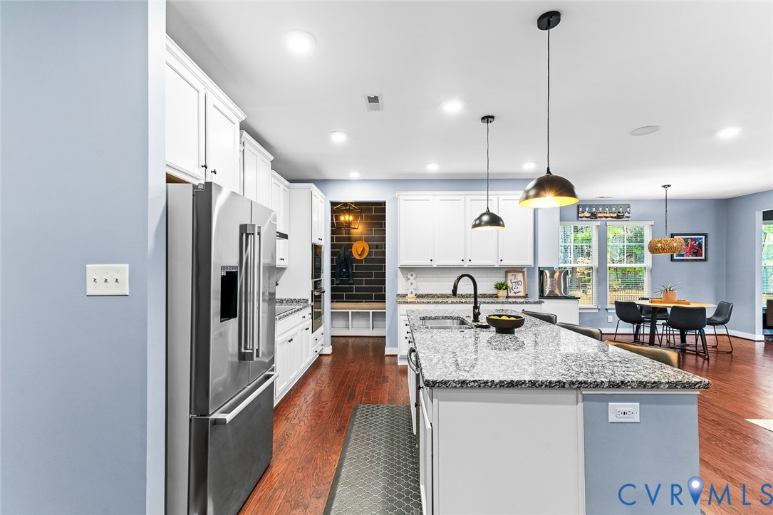 4801 Hidden Falls Ct