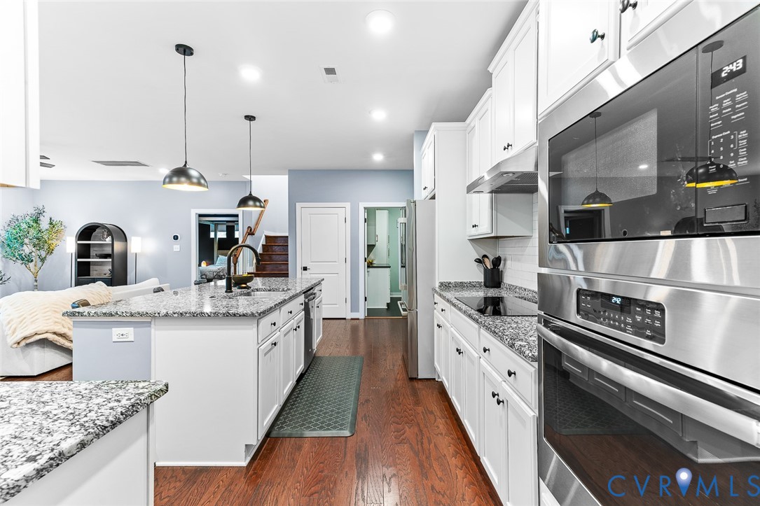 4801 Hidden Falls Ct