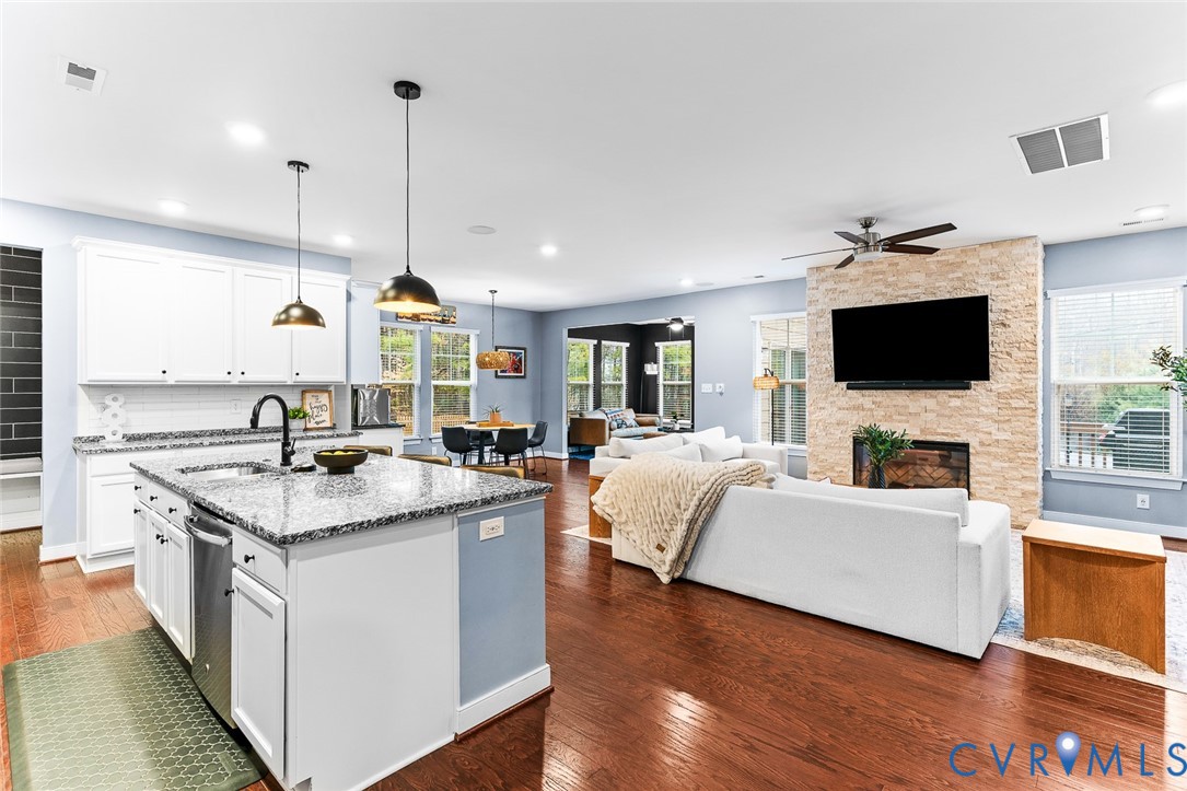 4801 Hidden Falls Ct