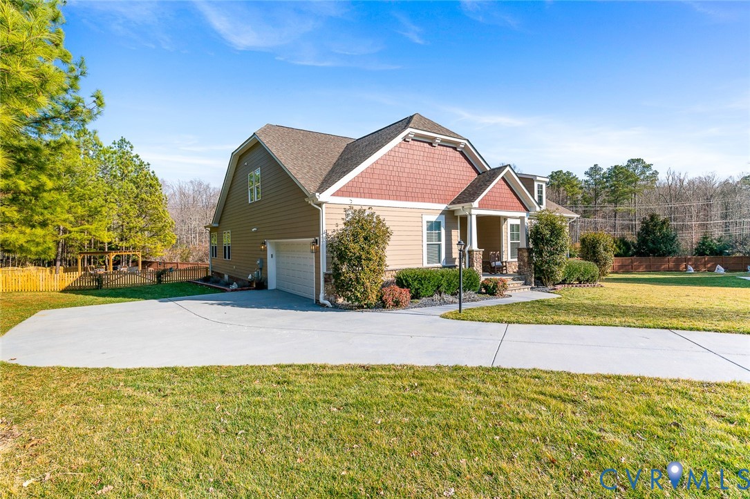 4801 Hidden Falls Ct