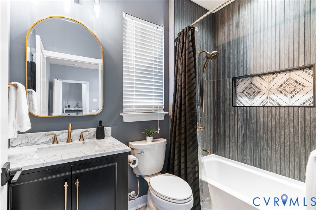 4801 Hidden Falls Ct