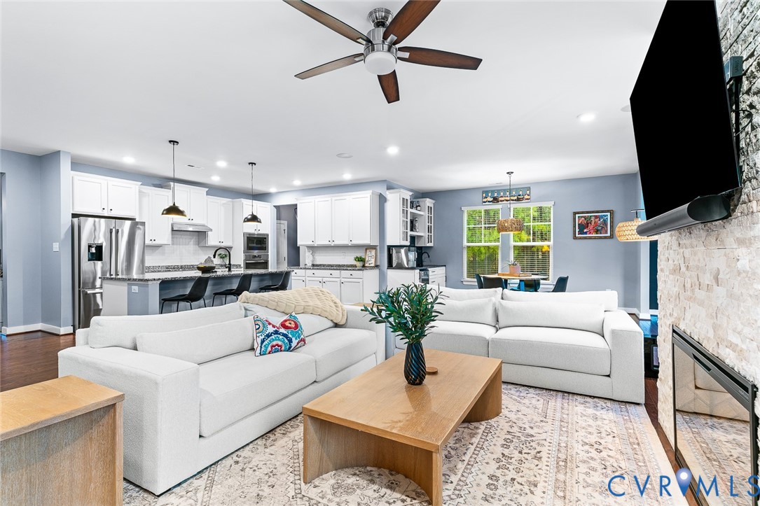 4801 Hidden Falls Ct