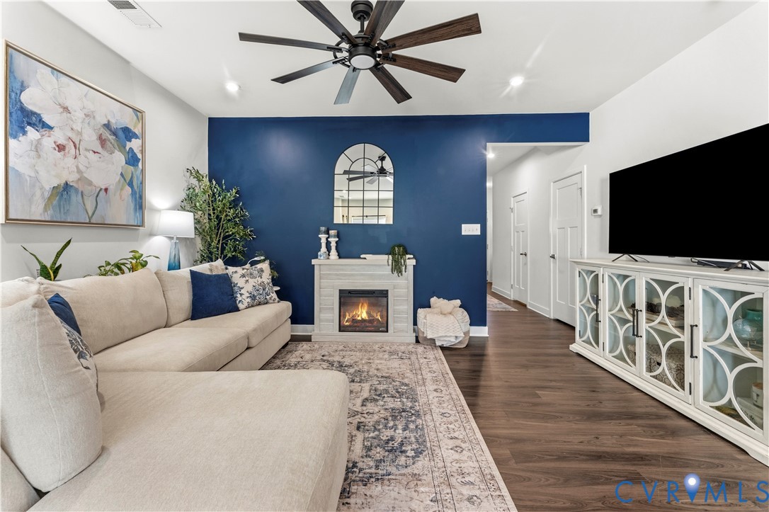 10212 Wenden Way