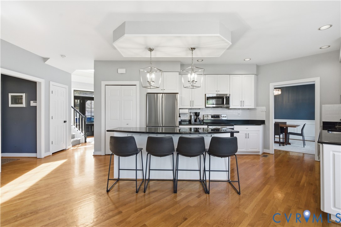 12145 Manor Park Dr