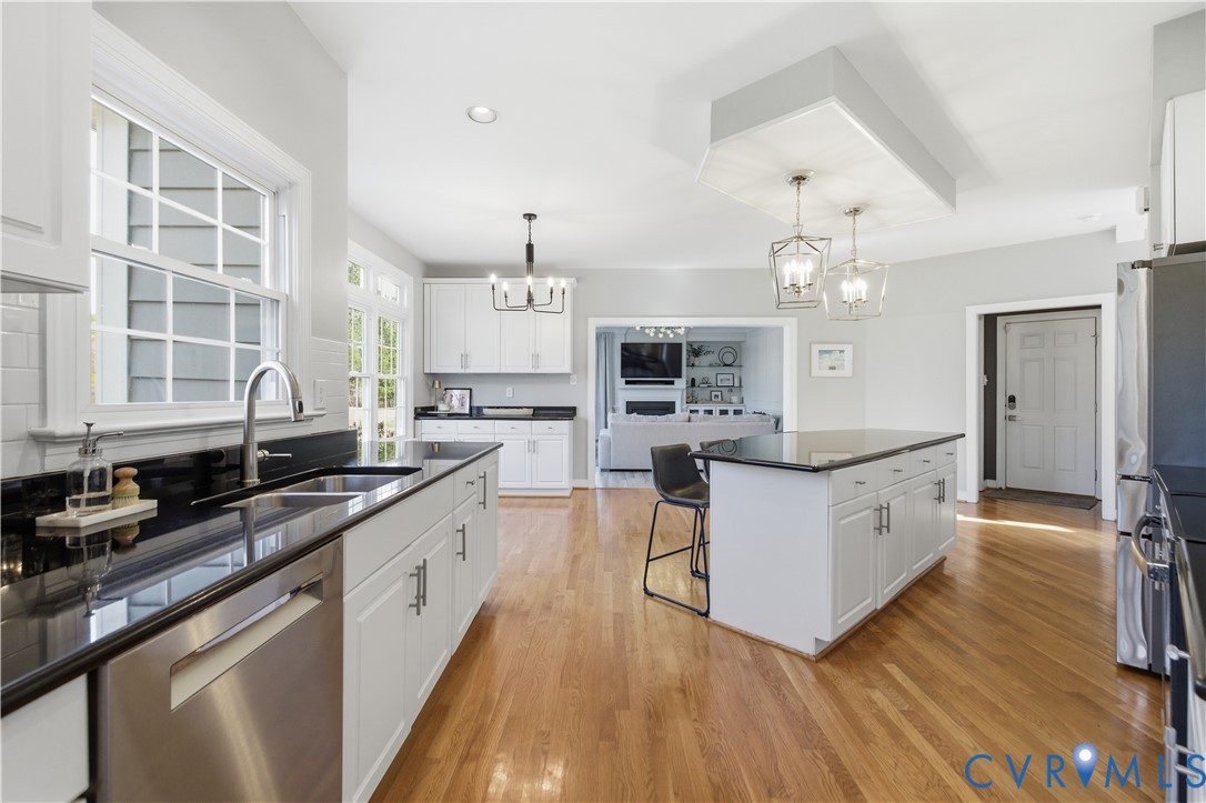 12145 Manor Park Dr
